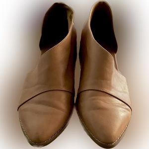 Universal thread booties. Size 6.5